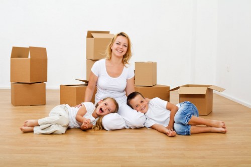 Safe and organised storage unit environment