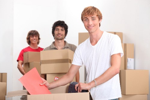 Local student storage solution for boxes, books, and luggage near Blackfen
