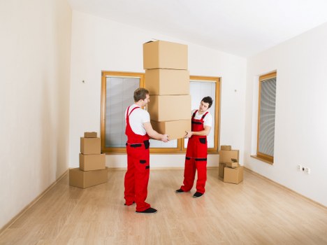 Blackfen residents using mobile self storage for moving and renovation